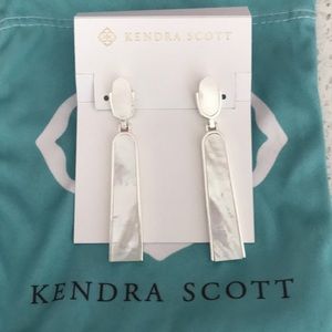 Kendra Scott NEW Spring ‘18 Carson Ivory Earrings
